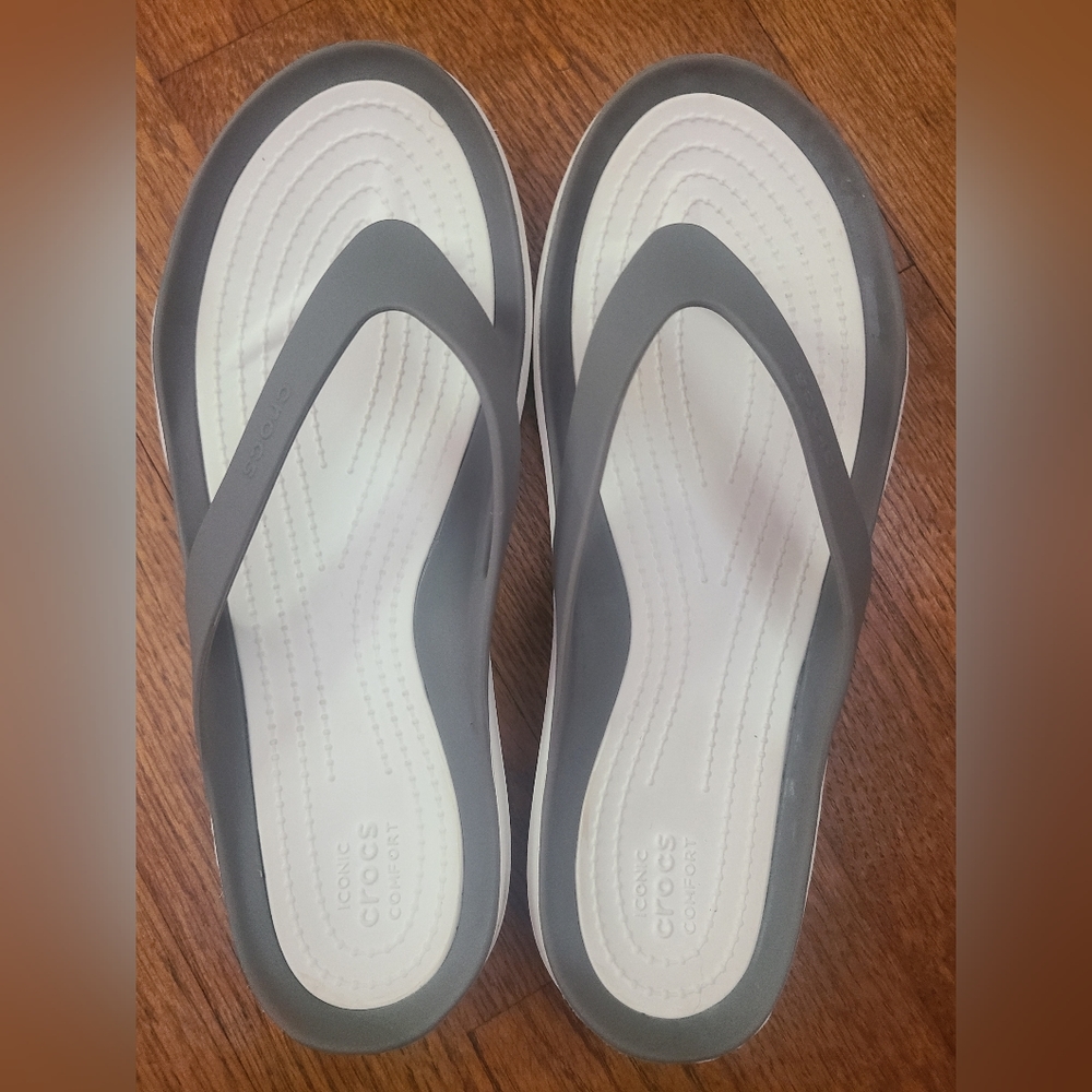 Crocs Iconic Comfort flip flops/sandals